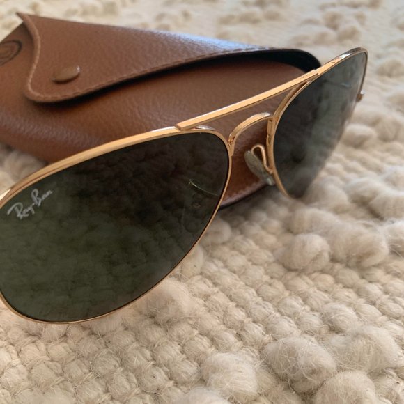 Ray-Ban Classic Aviator- Gold Frame Unisex - Picture 2 of 3